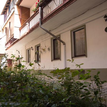 Seek And Hide - Little Julia'S Hideaway Brasov Exterior photo