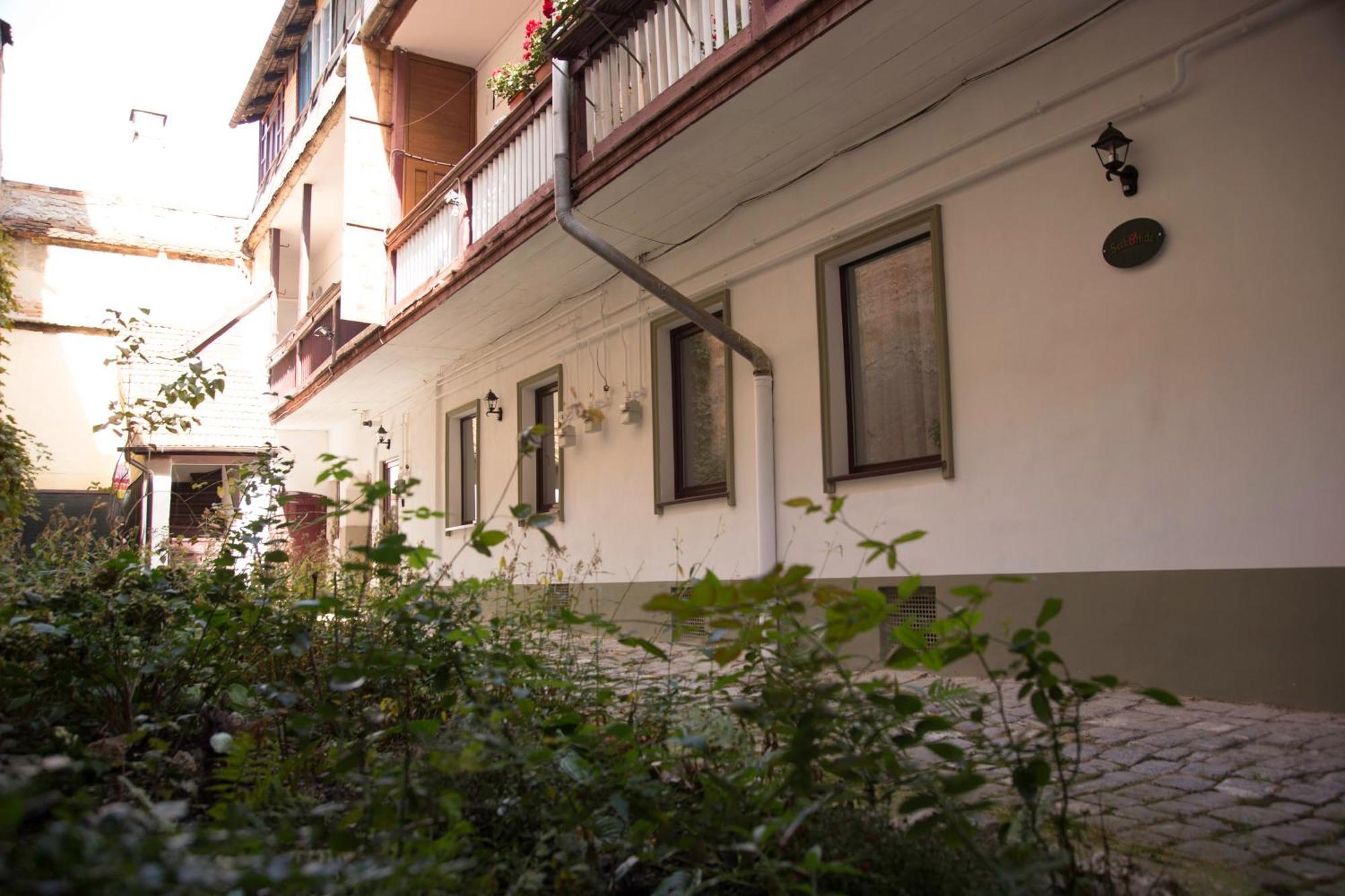 Seek And Hide - Little Julia'S Hideaway Brasov Exterior photo