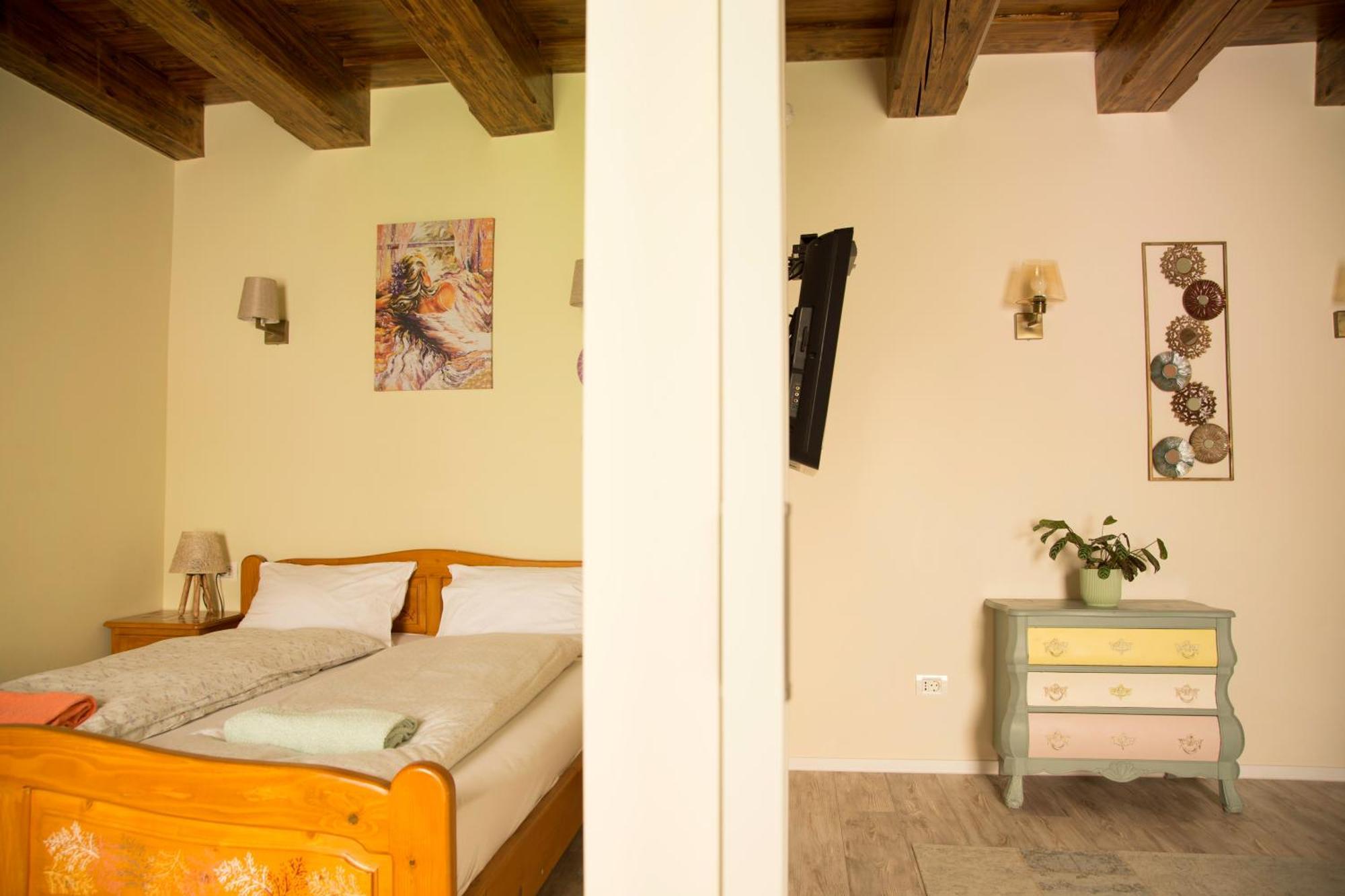 Seek And Hide - Little Julia'S Hideaway Brasov Exterior photo
